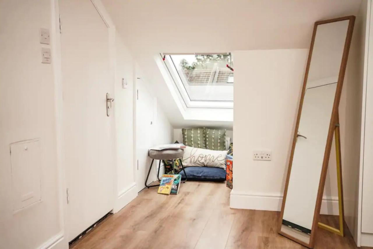 Spacious Family Home With Games Room & Garden London Bagian luar foto